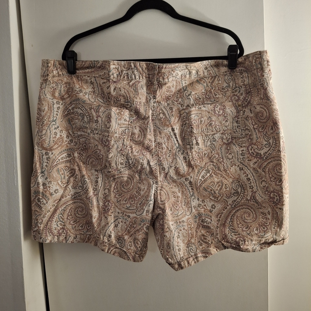 Bandolino Multicolor Paisley Shorts - Picture 2 of 10